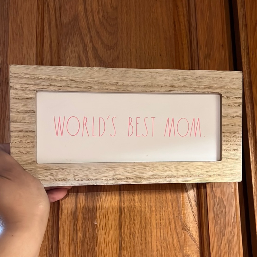 World’s best mom sing by Rae Dunn.